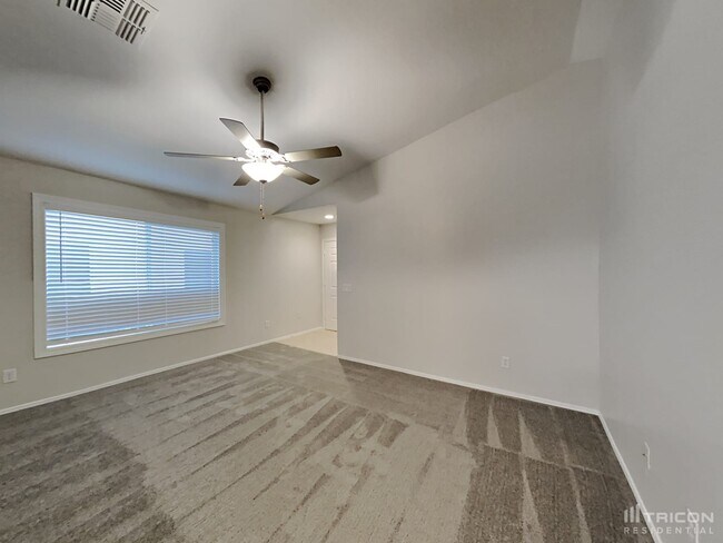 1492 E Stirrup Ln in San Tan Valley, AZ - Building Photo - Building Photo
