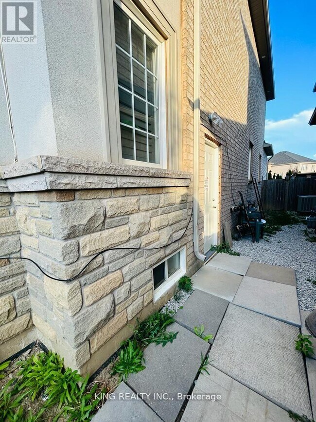 13 Black Diamond Cres in Brampton, ON - Building Photo - Building Photo