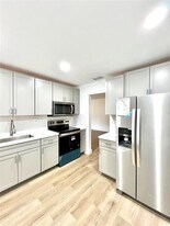 2510 SW 81st Ave in Davie, FL - Building Photo