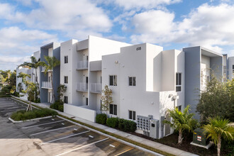 Atlantica at Dania Beach in Dania Beach, FL - Foto de edificio - Building Photo