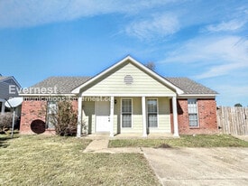 3400 Laurelwood Dr in Horn Lake, MS - Building Photo