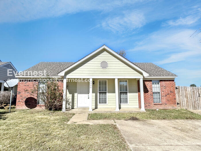 3400 Laurelwood Dr in Horn Lake, MS - Building Photo