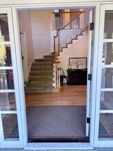 24126 SE 16th Pl in Sammamish, WA - Building Photo - Building Photo