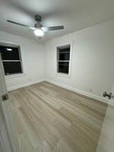 77 Hibiscus St, Unit 2 in Fairfield, CT - Foto de edificio - Building Photo