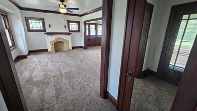 1401 W Brown Deer Rd in River Hills, WI - Building Photo - Building Photo