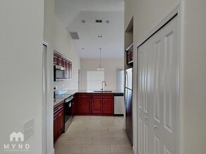 9 Cecilia Way, Unit 101 in Poinciana, FL - Foto de edificio - Building Photo