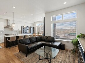 5469 S Curtice St in Littleton, CO - Foto de edificio - Building Photo