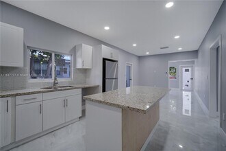 1114 SW 13th Ct in Miami, FL - Building Photo - Building Photo