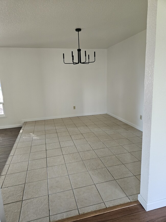 1304 Fruitridge Dr in Modesto, CA - Building Photo - Building Photo