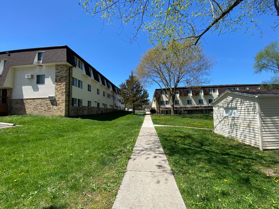 The Quarters on 9th in Des Moines, IA - Building Photo