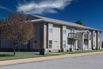 Lombard Heights Apartments in Springfield, MO - Building Photo - Building Photo