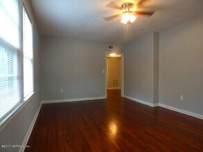 2575 Myra St in Jacksonville, FL - Building Photo - Building Photo