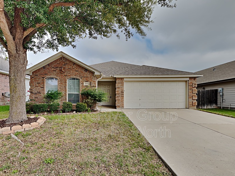 14313 Cedar Post Dr in Haslet, TX - Building Photo