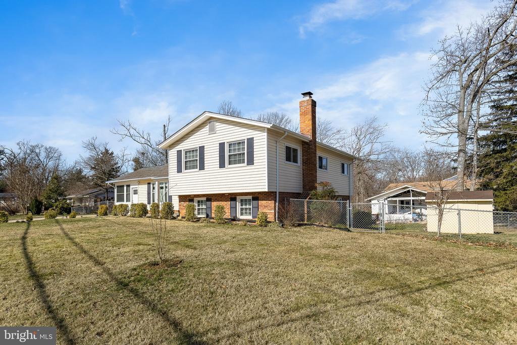 4800 Twinbrook Rd in Fairfax, VA - Building Photo