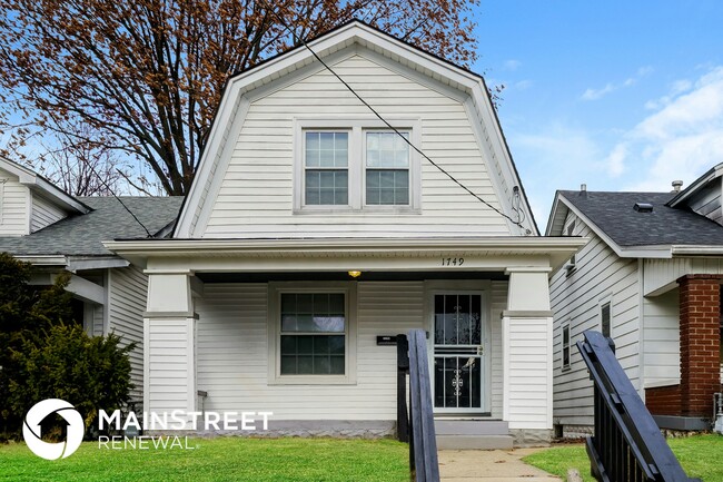 property at 1749 W Gaulbert Ave