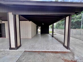 110 N Malinche Ave in Laredo, TX - Building Photo - Building Photo