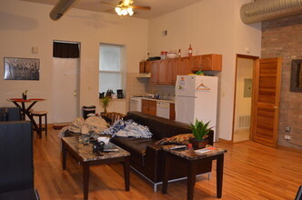 903 N Leavitt St in Chicago, IL - Building Photo - Building Photo