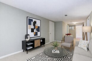 6222 Rockhurst Rd in Bethesda, MD - Building Photo