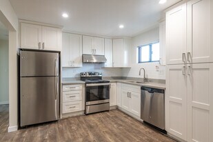 Outrigger Apartments in Alameda, CA - Building Photo