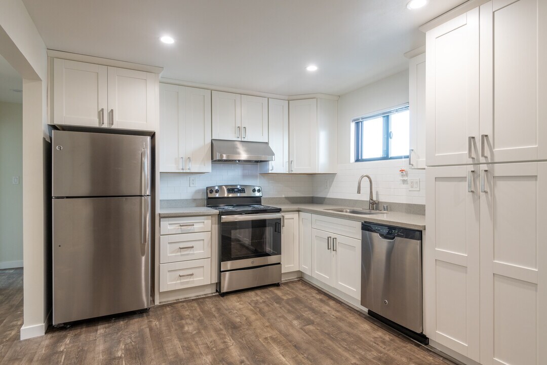 Outrigger Apartments in Alameda, CA - Building Photo