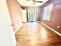 10513 Peach St photo'