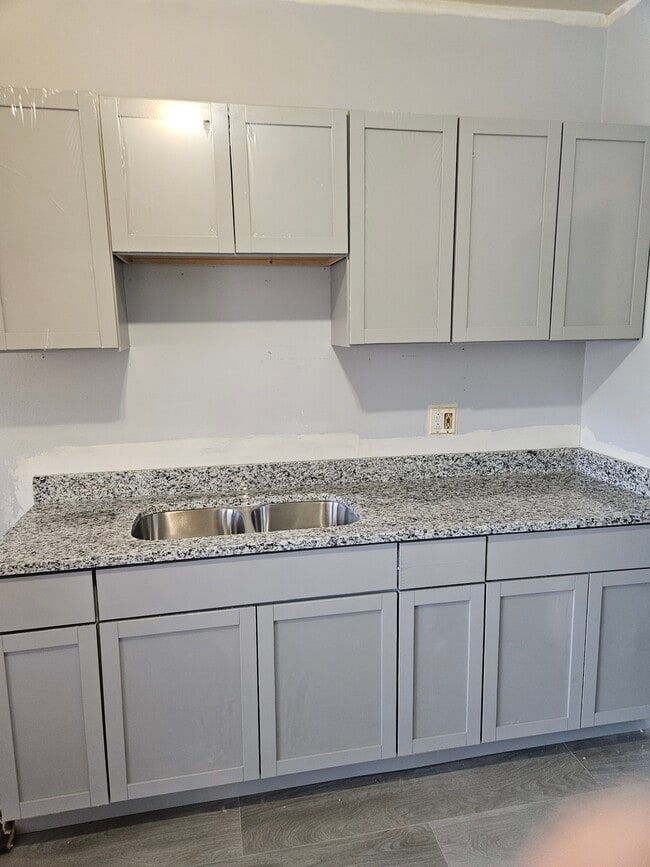 1912 E 79th St in Chicago, IL - Building Photo - Building Photo