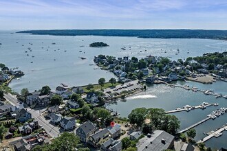 4 Way in Gloucester, MA - Foto de edificio - Building Photo