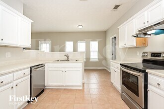 5439 Frontier Ct in Ellenwood, GA - Foto de edificio - Building Photo