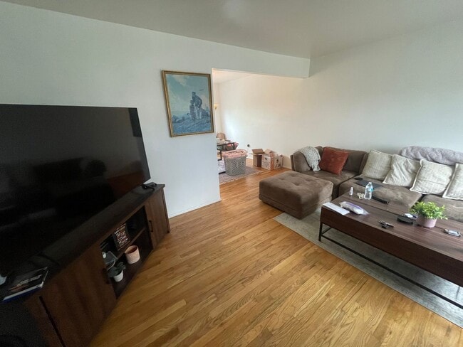 533-535-535 Cumberland Rd in Pittsburgh, PA - Building Photo - Building Photo