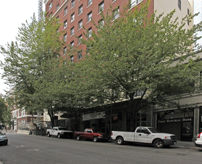 Park Tower Apartments in Portland, OR - Foto de edificio - Building Photo