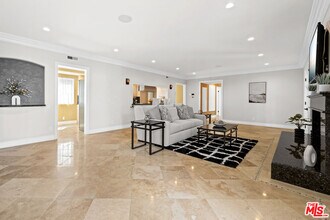 2563 Hutton Dr in Beverly Hills, CA - Building Photo - Building Photo