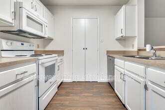 234 S Pipeline Rd W in Euless, TX - Building Photo - Building Photo