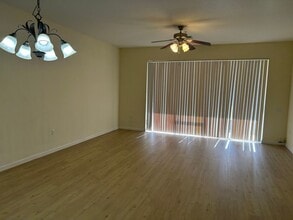 STONEBRIDGE LAKES 3 bed 2 1/2 bath in Orlando, FL - Foto de edificio - Building Photo
