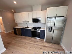 157 Everett St, Unit 302 in Boston, MA - Building Photo - Building Photo