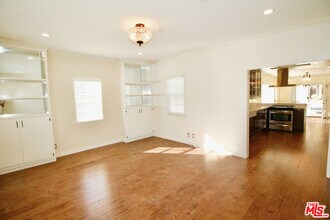 3141 Fairmount Ave in Montrose, CA - Building Photo - Building Photo