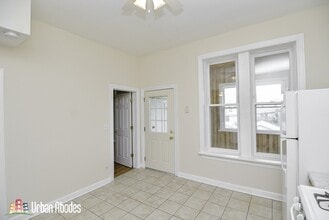2145 W Chicago Ave, Unit A00C in Chicago, IL - Foto de edificio - Building Photo