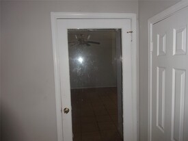 7350 Santa Fe Dr in Houston, TX - Building Photo