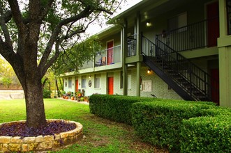 Alpine Apartments in Georgetown, TX - Building Photo - Primary Photo