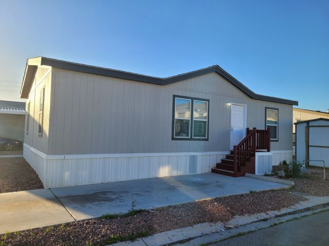 6223 E Sahara Ave in Las Vegas, NV - Building Photo