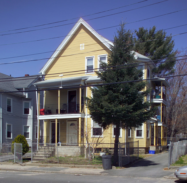 285 Whittenton St in Taunton, MA - Building Photo - Building Photo