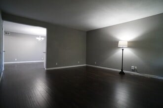 11010 Cobblestone Dr in Rancho Cordova, CA - Building Photo - Building Photo