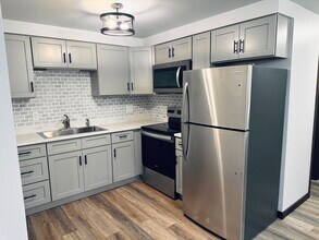 268 Robert Dr, Unit 6 in North Tonawanda, NY - Foto de edificio - Building Photo