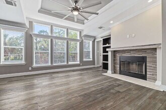 10850 Cozarts Chalet Dr in Gibsonton, FL - Building Photo - Building Photo