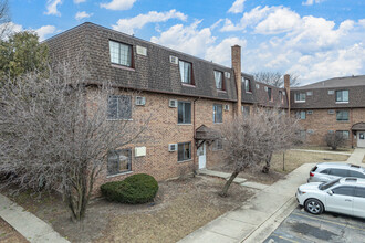 Century Point Apartments in Glendale Heights, IL - Building Photo - Primary Photo