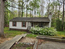 2511 Carriage Creek Ct in Midlothian, VA - Building Photo