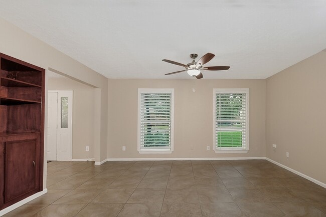 property at 6 Berryfrost Ln