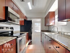 6822 Oakdale Dr in Tampa, FL - Building Photo - Building Photo