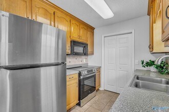 113 Delta Pine Dr in Huntsville, AL - Foto de edificio - Building Photo