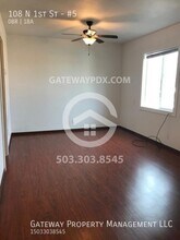 108 N 1st St in Silverton, OR - Building Photo - Building Photo