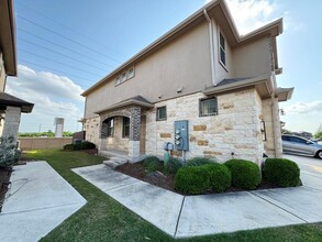 2880 Donnell Dr in Round Rock, TX - Foto de edificio - Building Photo
